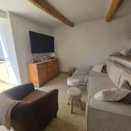 Maison De Village Chaleureuse Sainte-Tulle